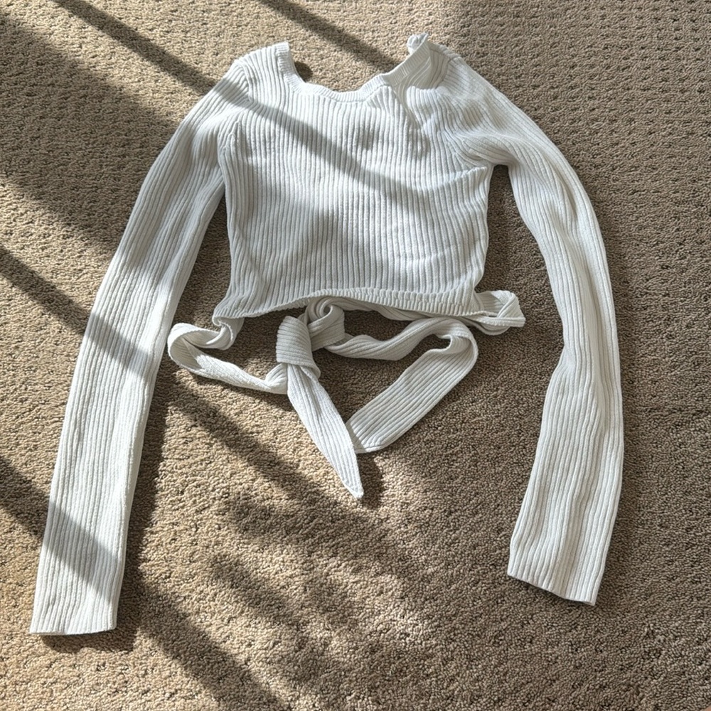 Thick long sleeve with tie bow